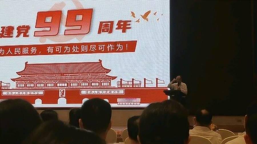 正规的家庭教育机构有哪些，十五岁男孩叛逆期：为何对父母产生厌烦情绪？